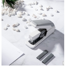 得力(deli)省力結(jié)構(gòu)訂書機(jī)/裝訂器 一指按壓 適配12#釘 白色0477